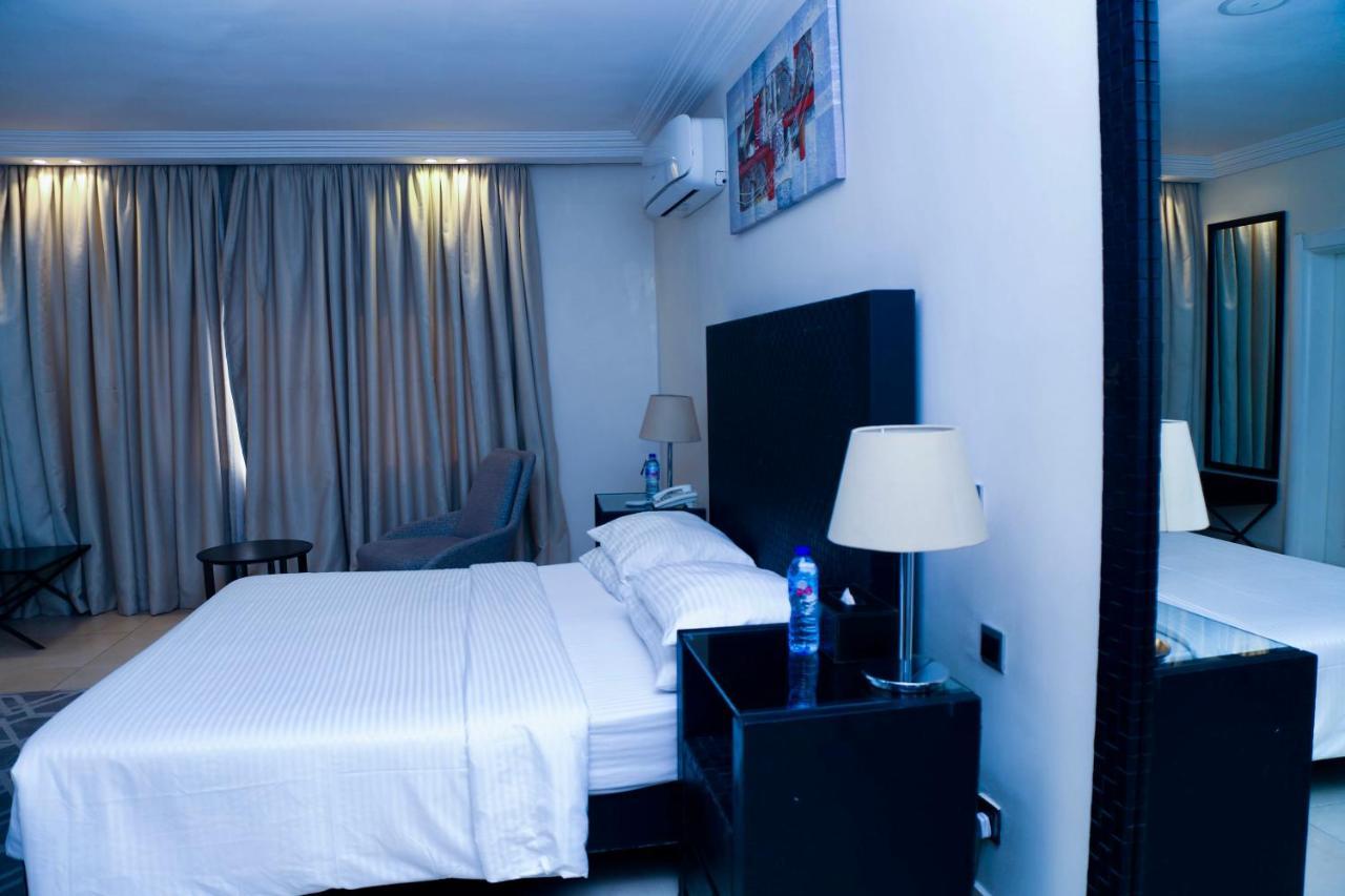 Summerset Continental Hotel Gana Mobushipe Esterno foto