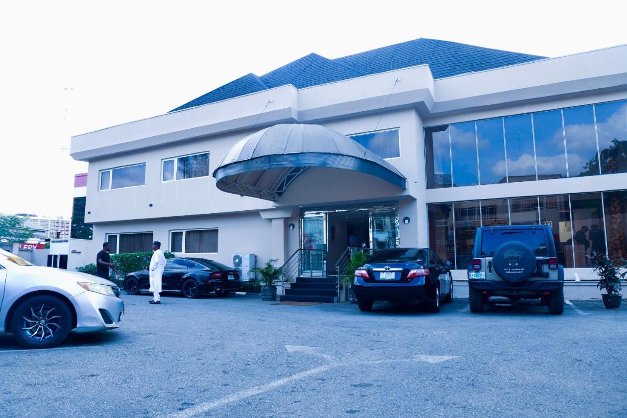 Summerset Continental Hotel Gana Mobushipe Esterno foto