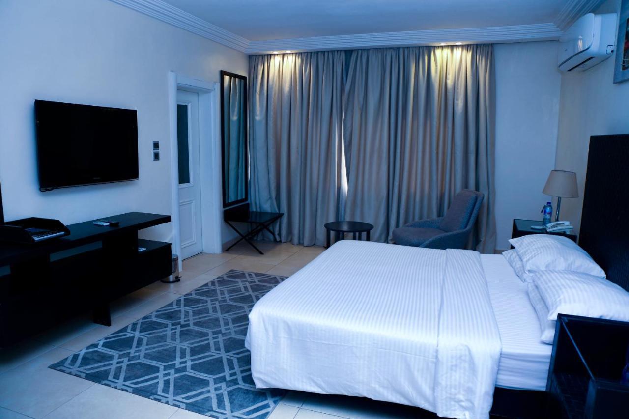 Summerset Continental Hotel Gana Mobushipe Esterno foto