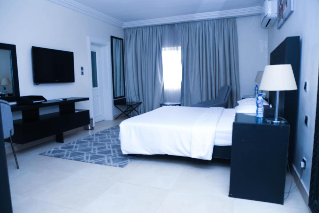 Summerset Continental Hotel Gana Mobushipe Esterno foto