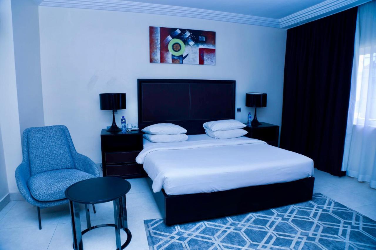 Summerset Continental Hotel Gana Mobushipe Esterno foto